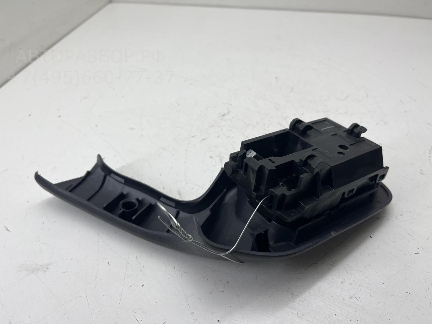 Ручка двери задней внутренняя левая