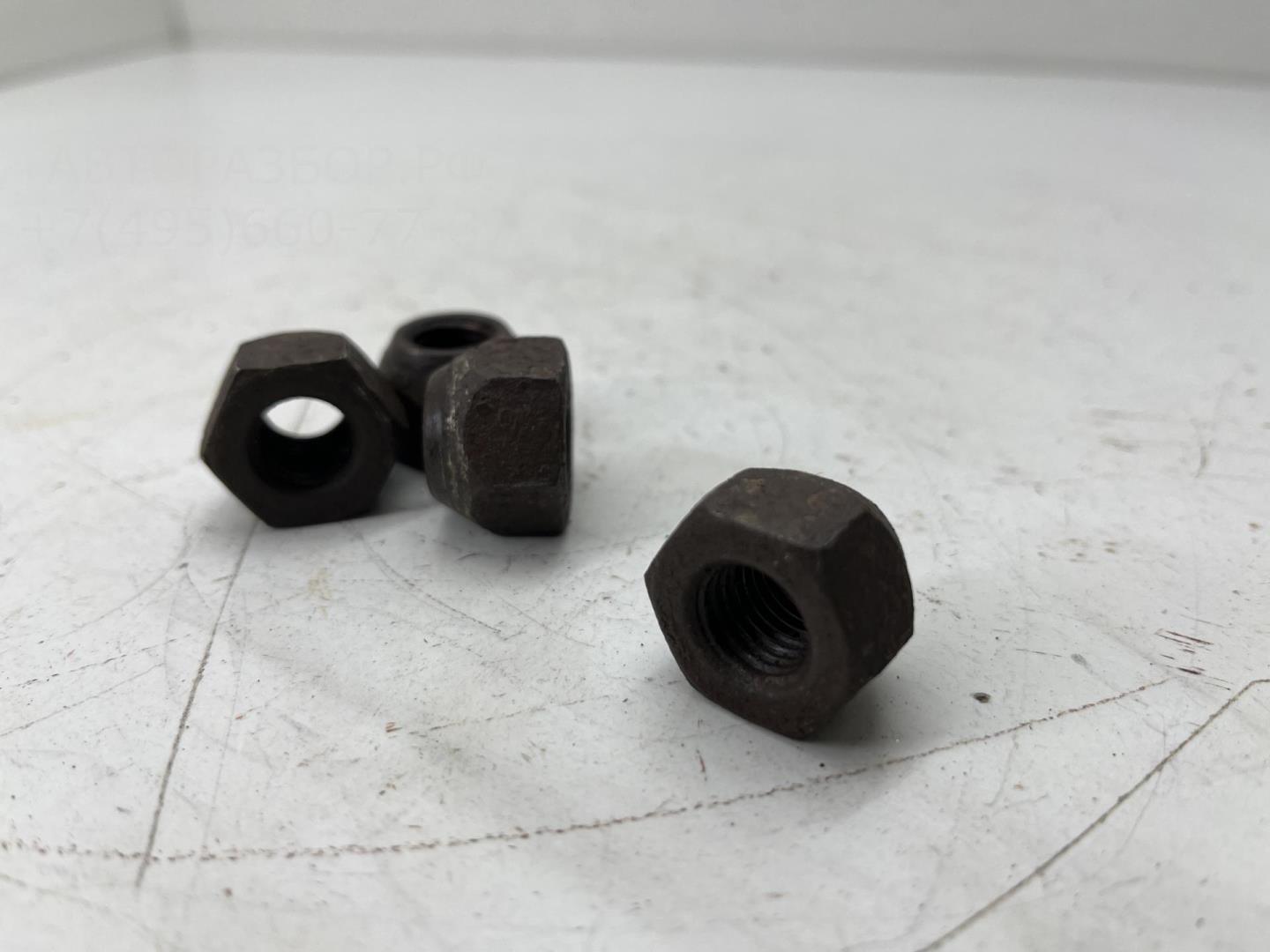 Болт колесный