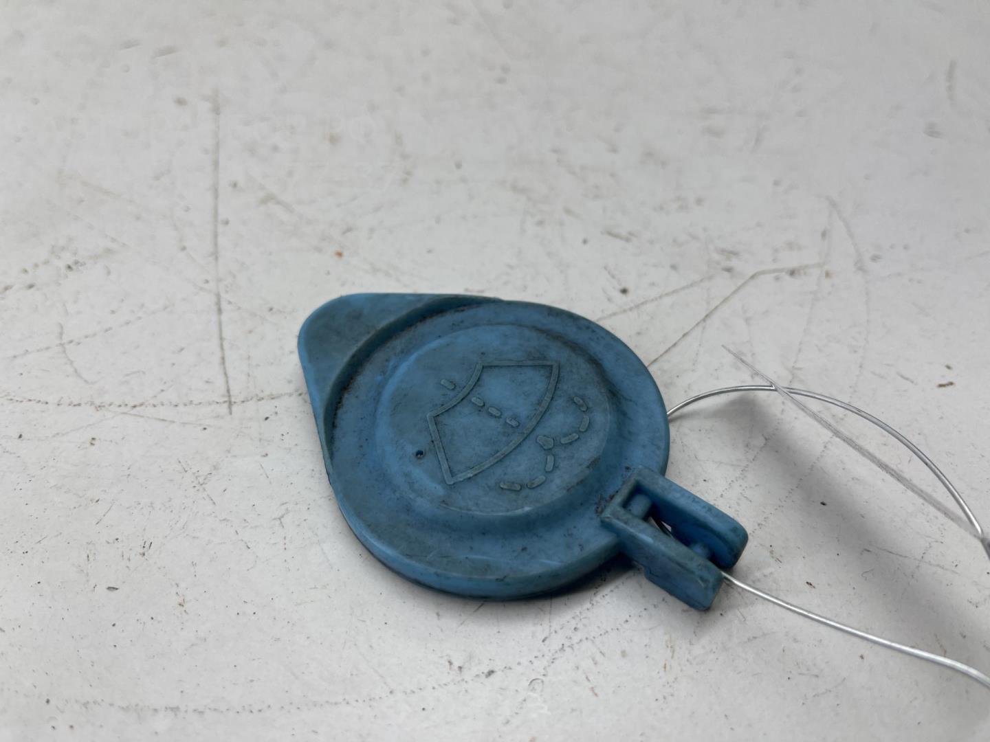 Крышка бачка омывателя