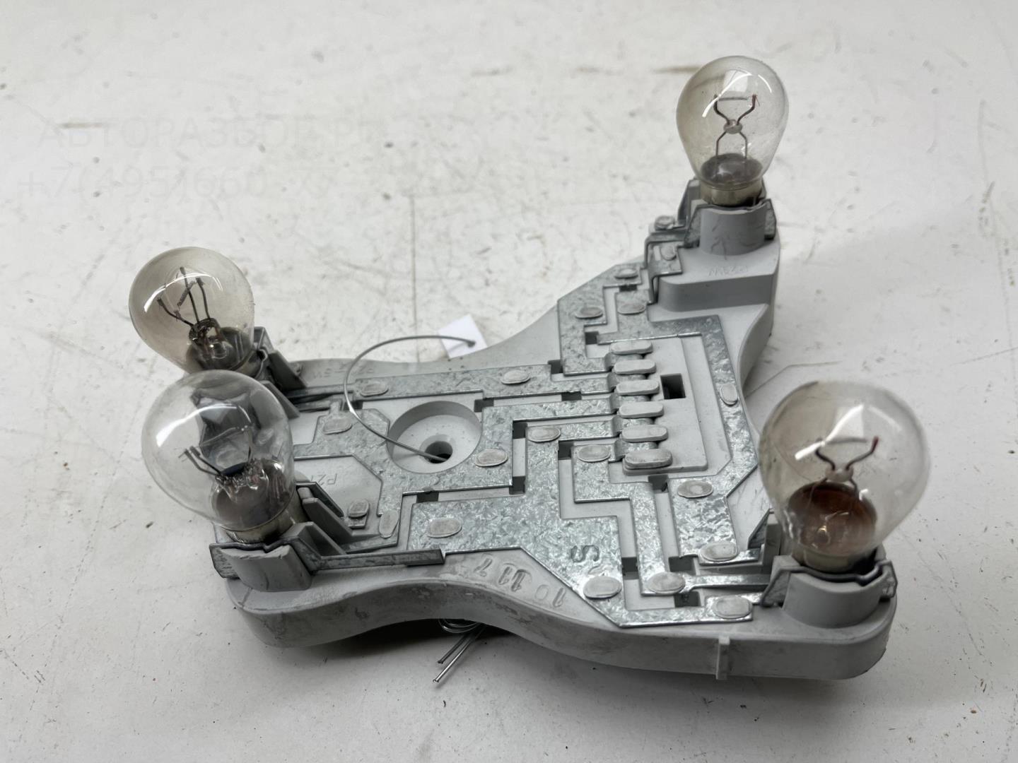 Плата заднего фонаря левого