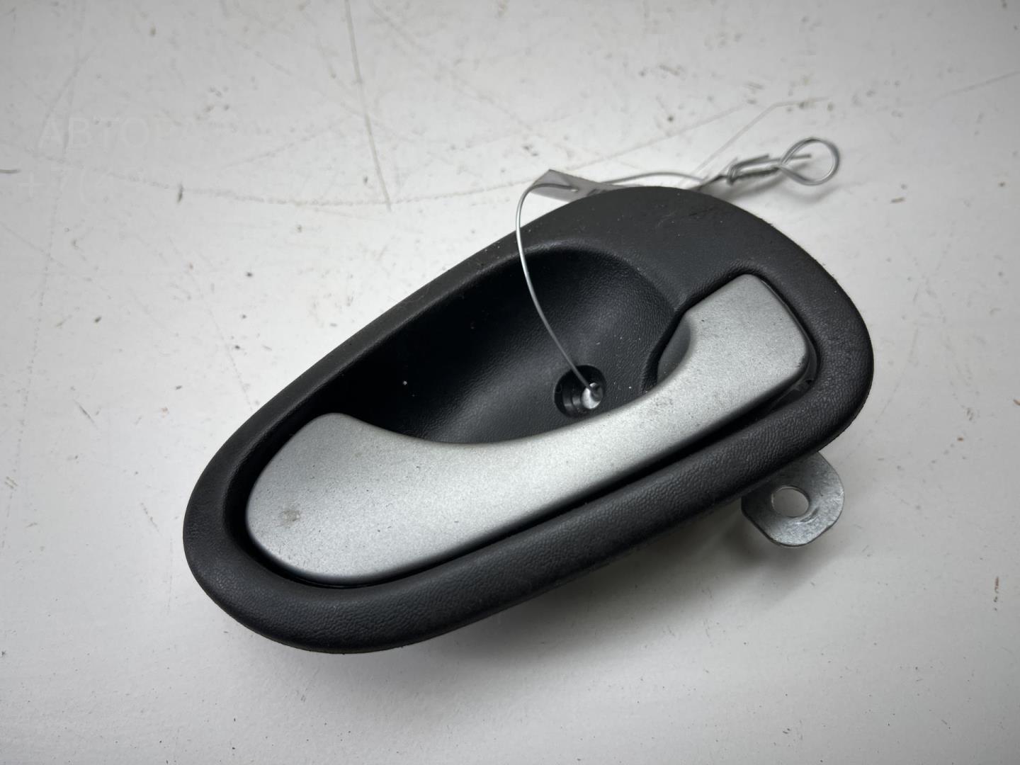 Ручка двери передней внутренняя правая