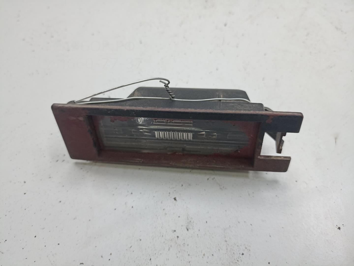 Фонарь подсветки номера