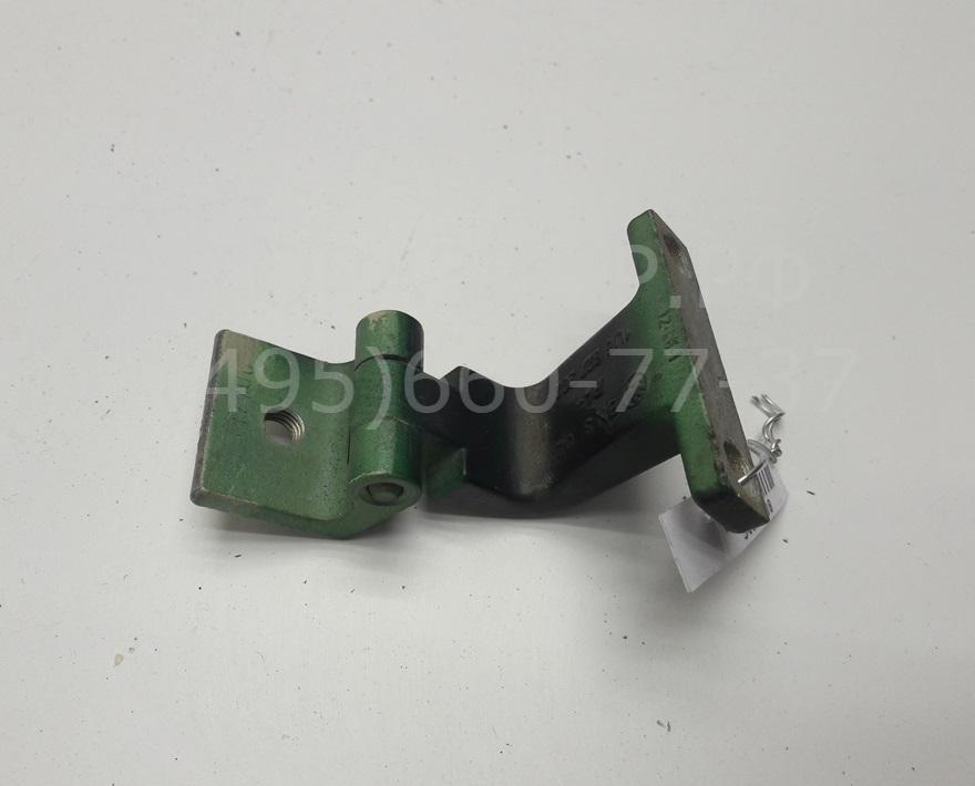 Петля крышки багажника