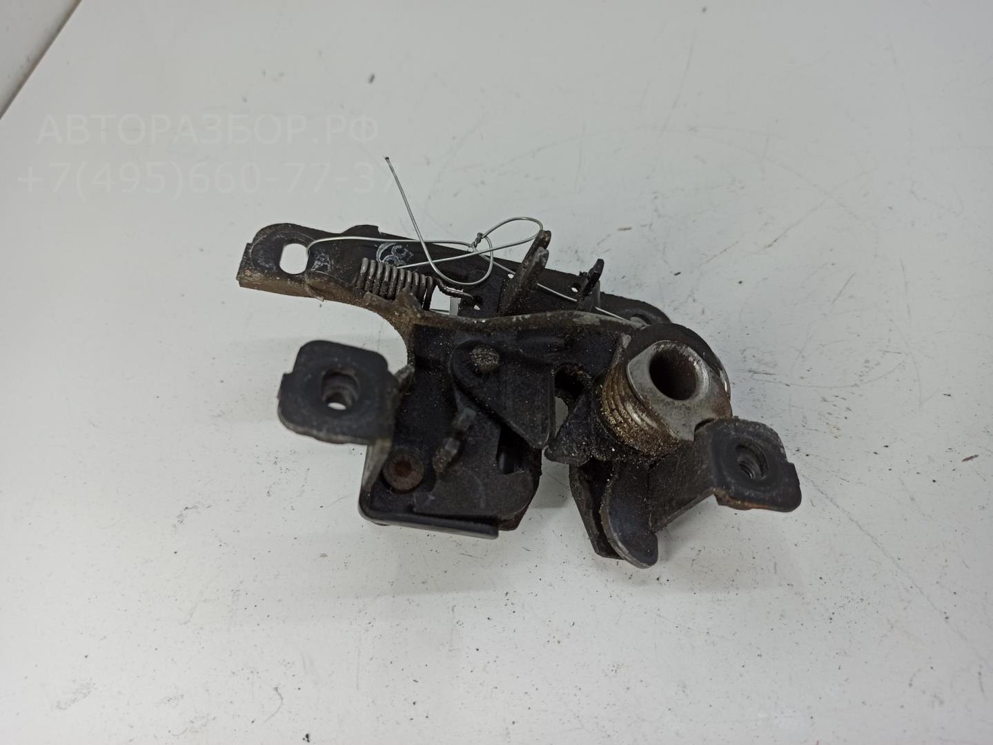 Замок капота