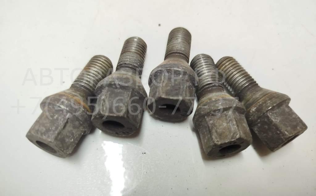 Болт колесный