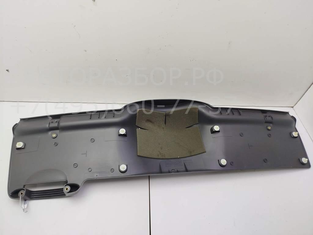 Обшивка крышки багажника