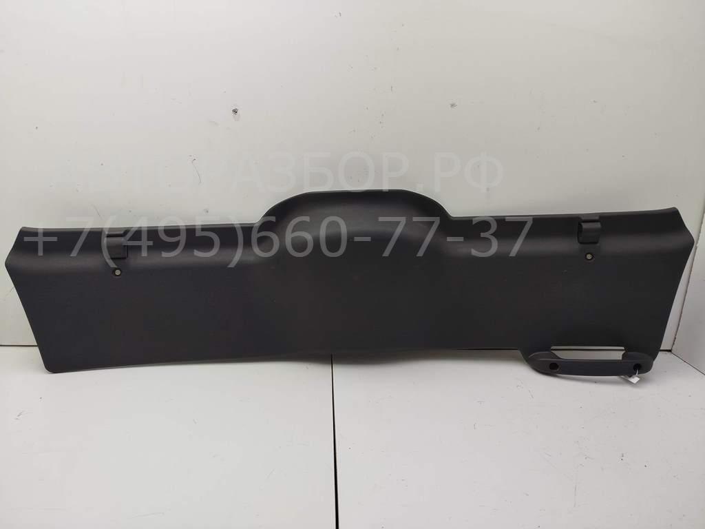 Обшивка крышки багажника