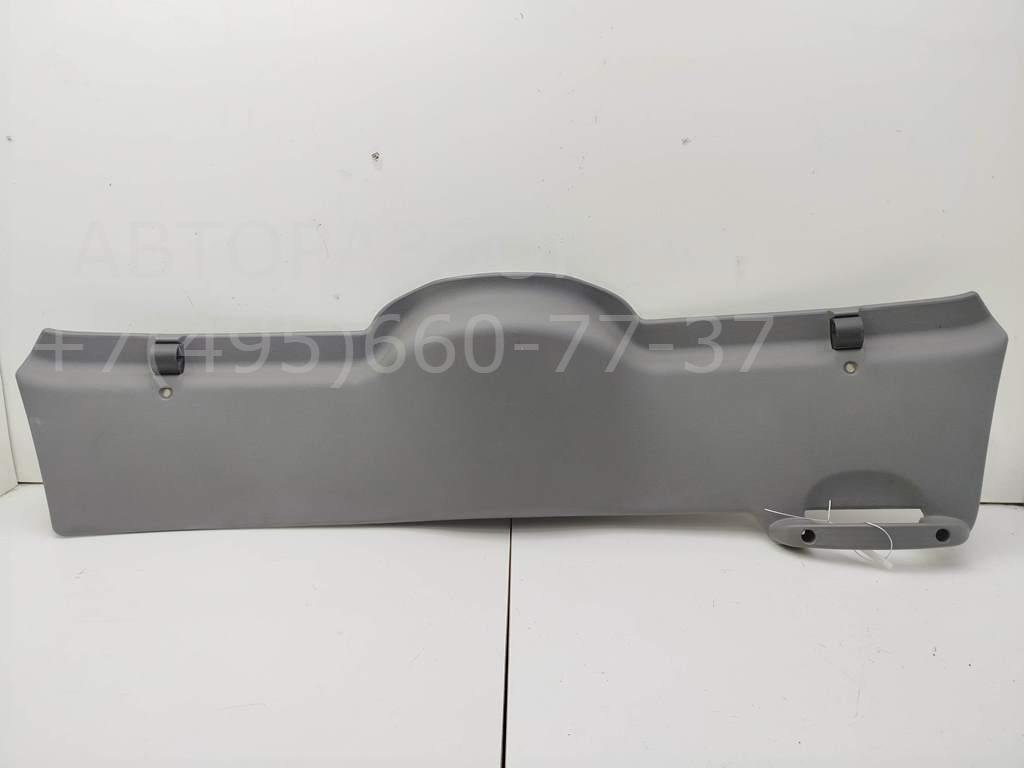 Обшивка крышки багажника