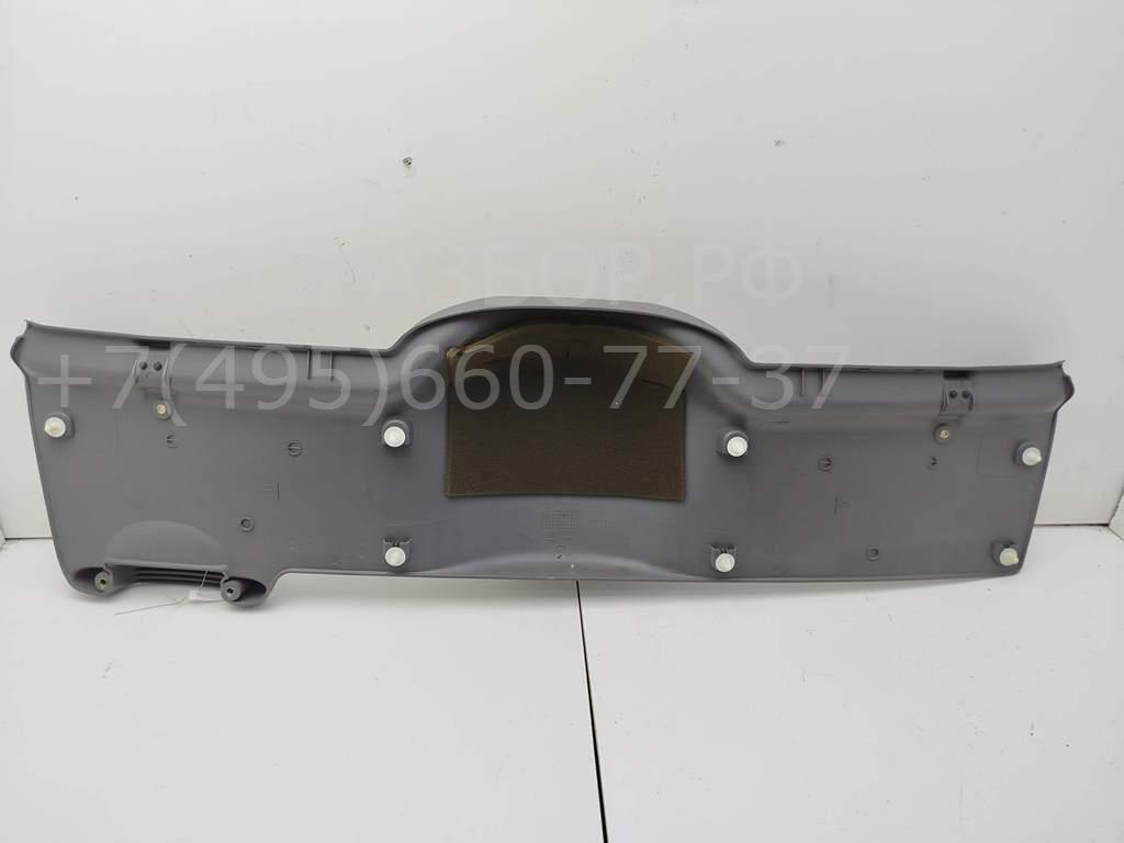 Обшивка крышки багажника