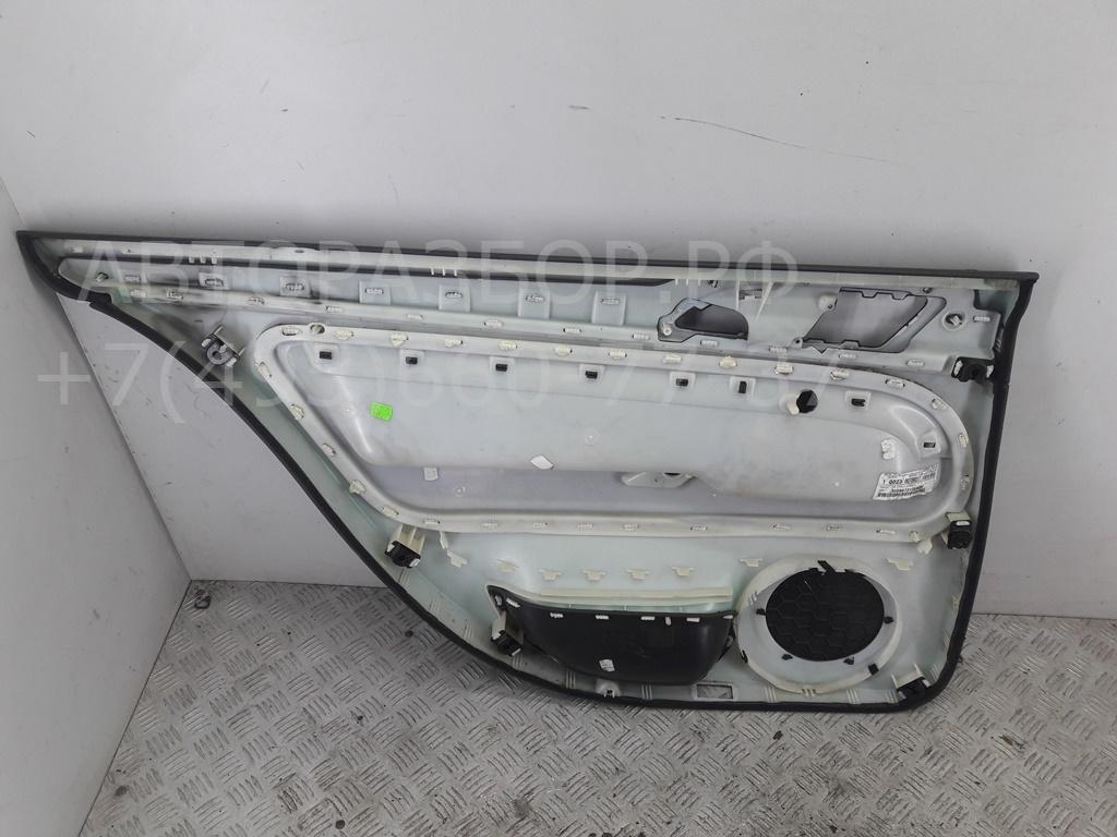 Обшивка двери задней правой