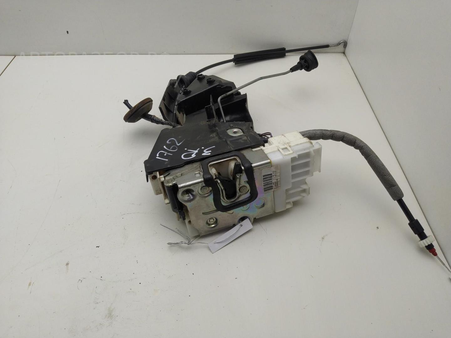 Замок двери задней правой