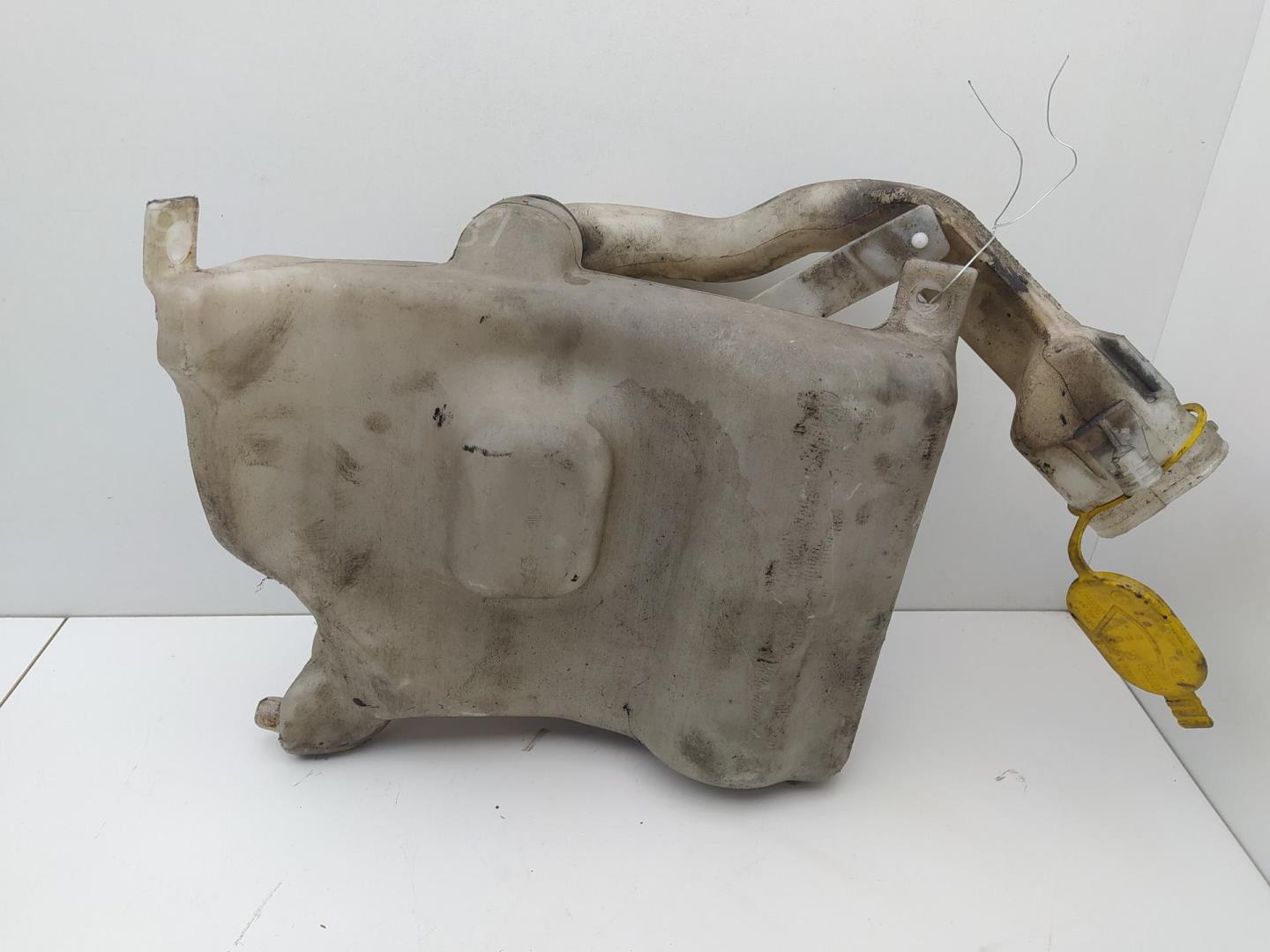 Бачок омывателя лобового стекла