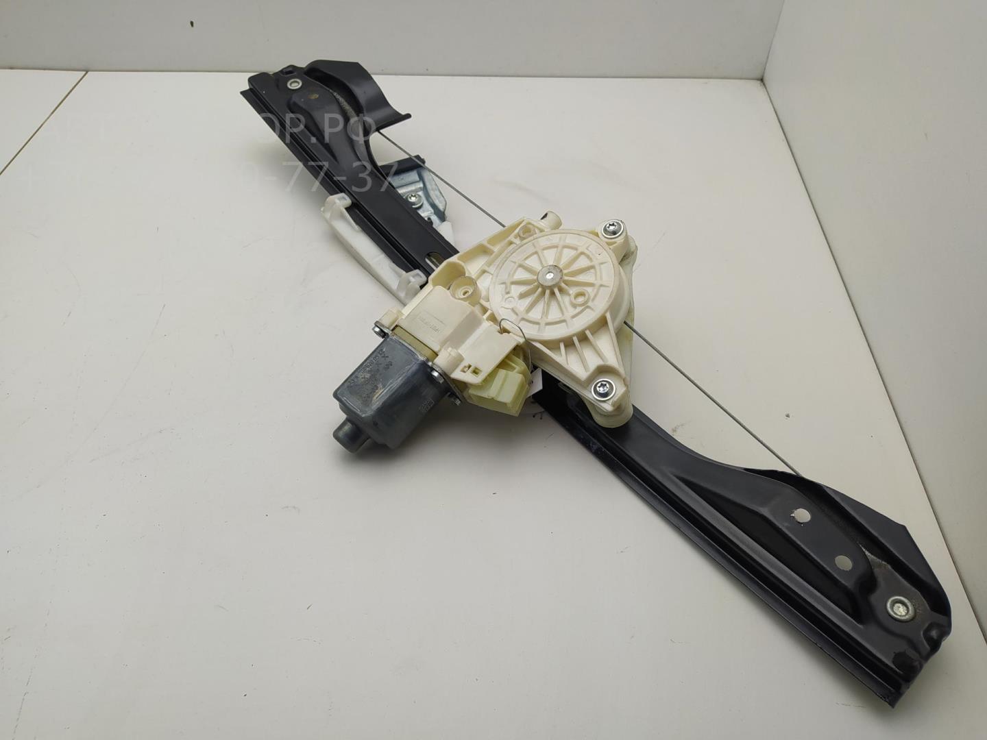 Стеклоподъемник электр. задний левый