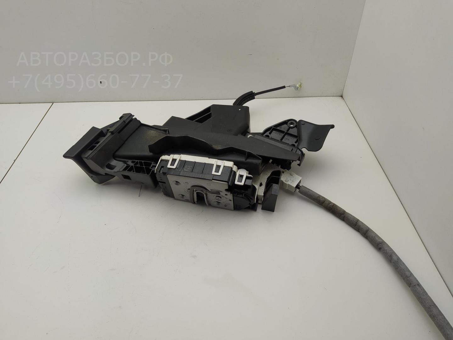 Замок двери передней правой