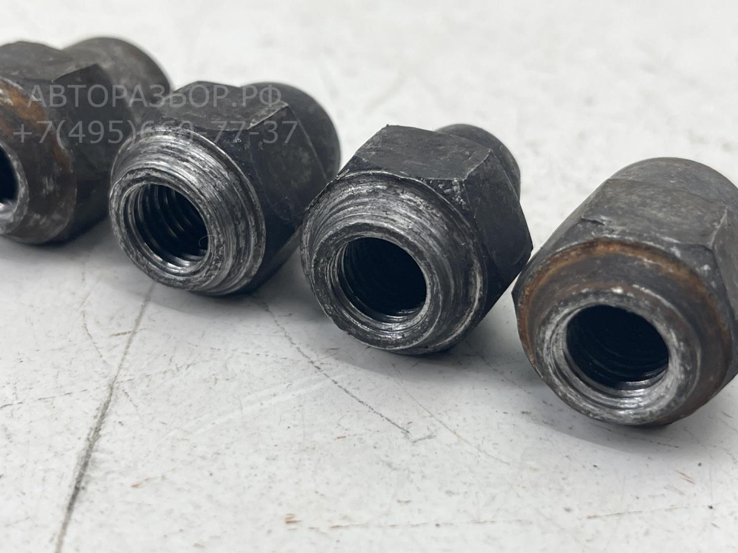 Болт колесный