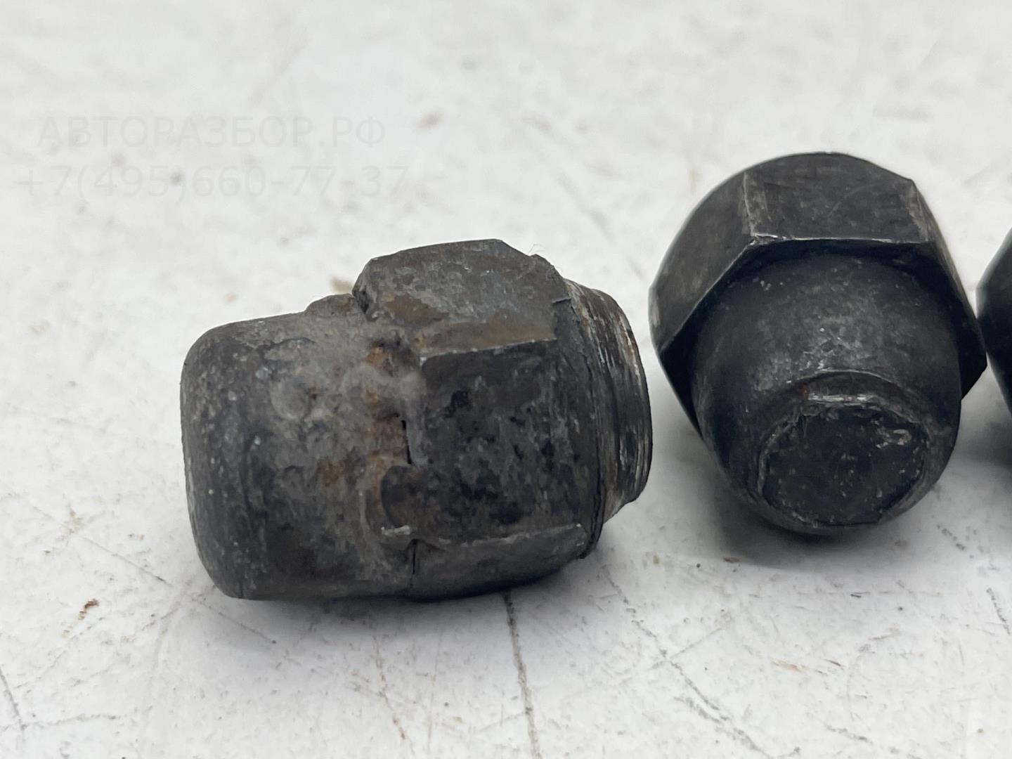 Болт колесный