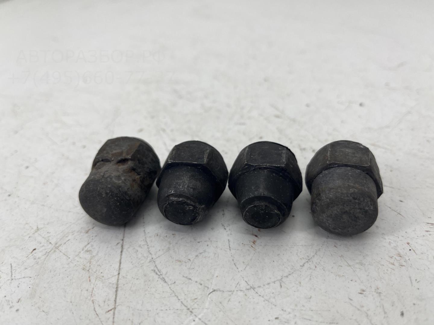 Болт колесный