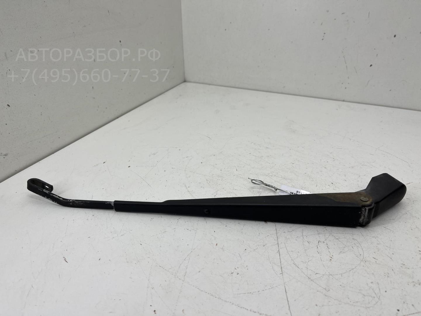 Поводок стеклоочистителя заднего