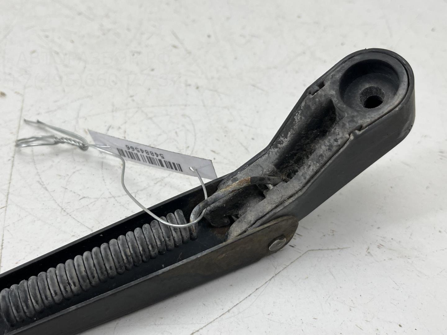 Поводок стеклоочистителя заднего