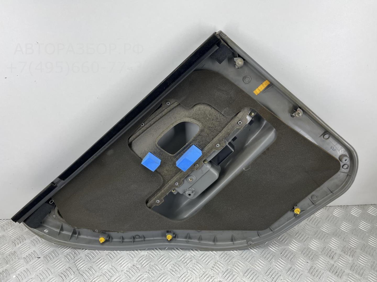 Обшивка двери задней правой