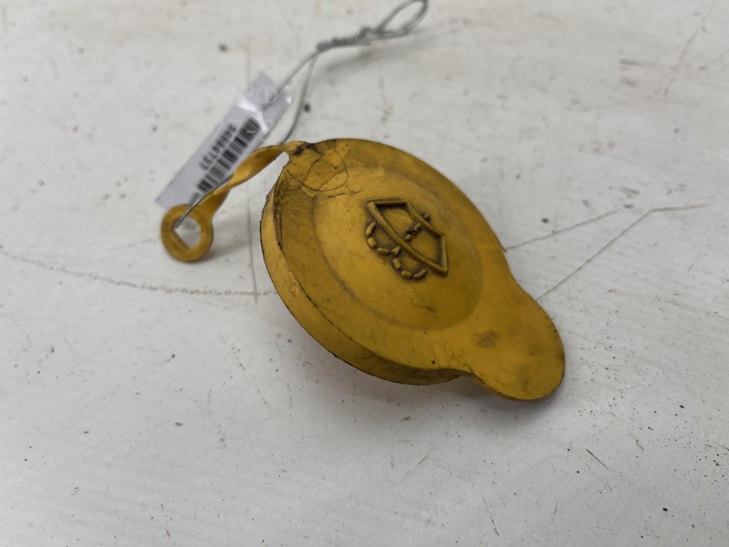 Крышка бачка омывателя