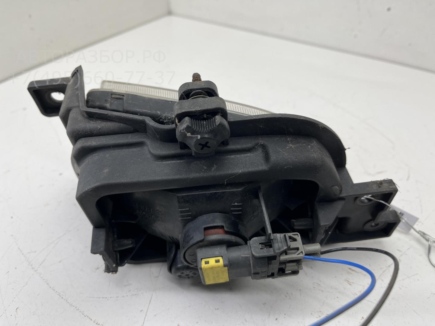 Фара противотуманная левая