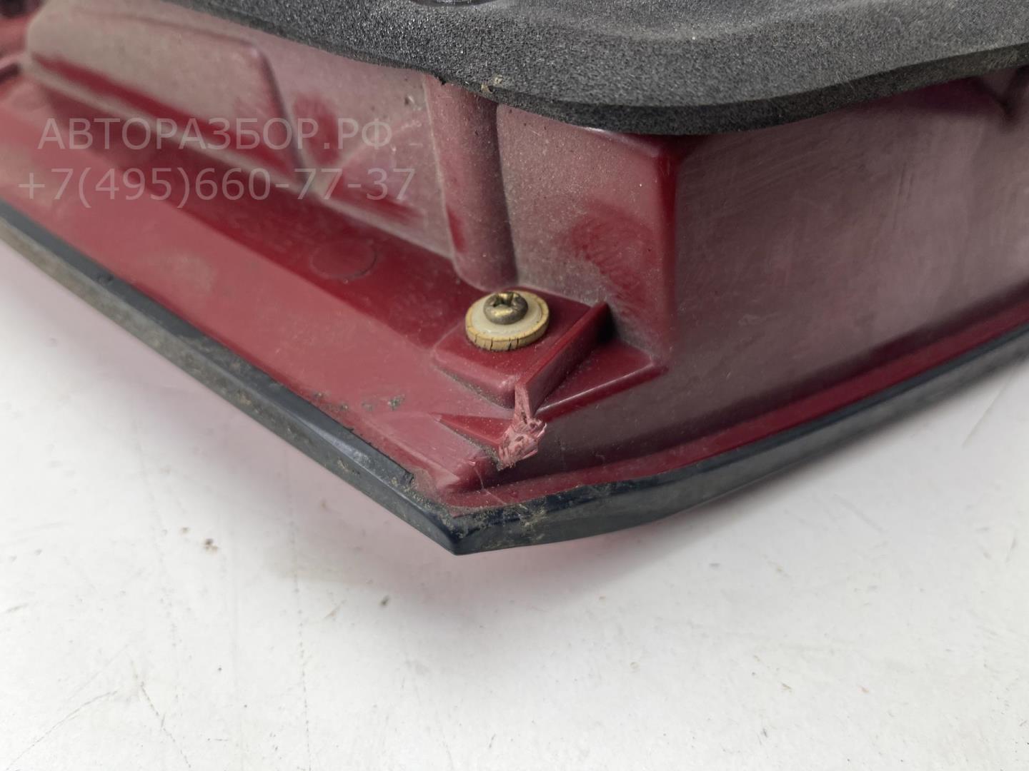 Фонарь задний внутренний левый