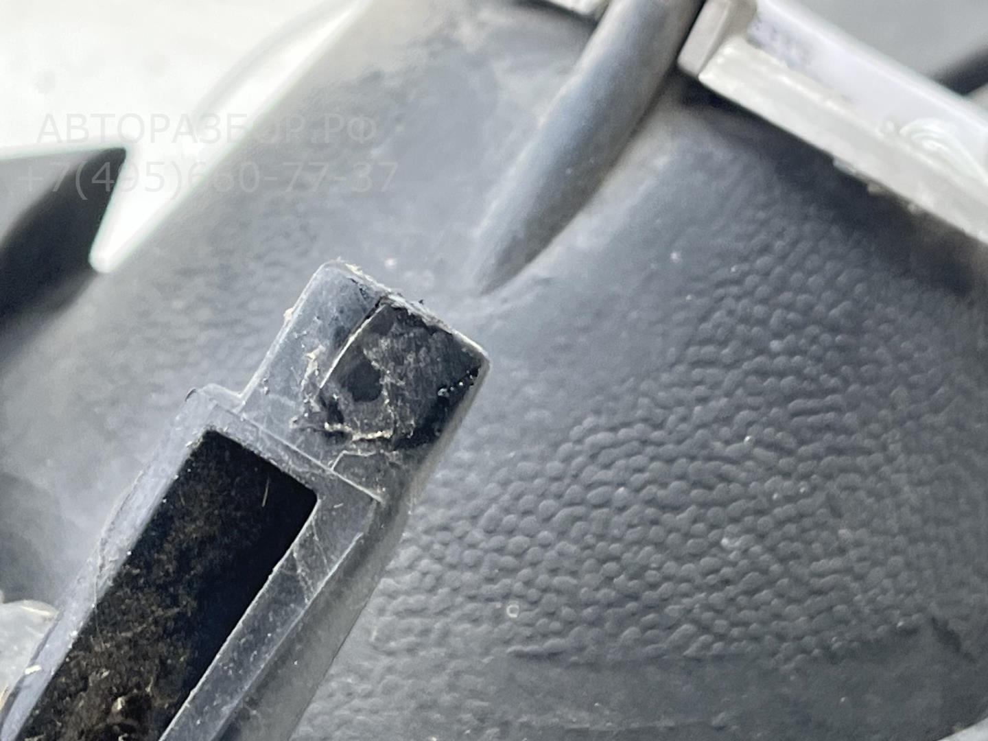 Рамка противотуманной фары левой