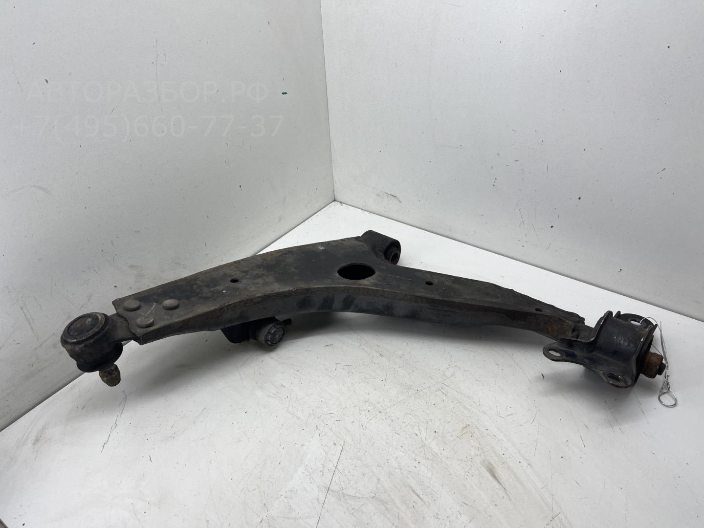 Рычаг передний правый