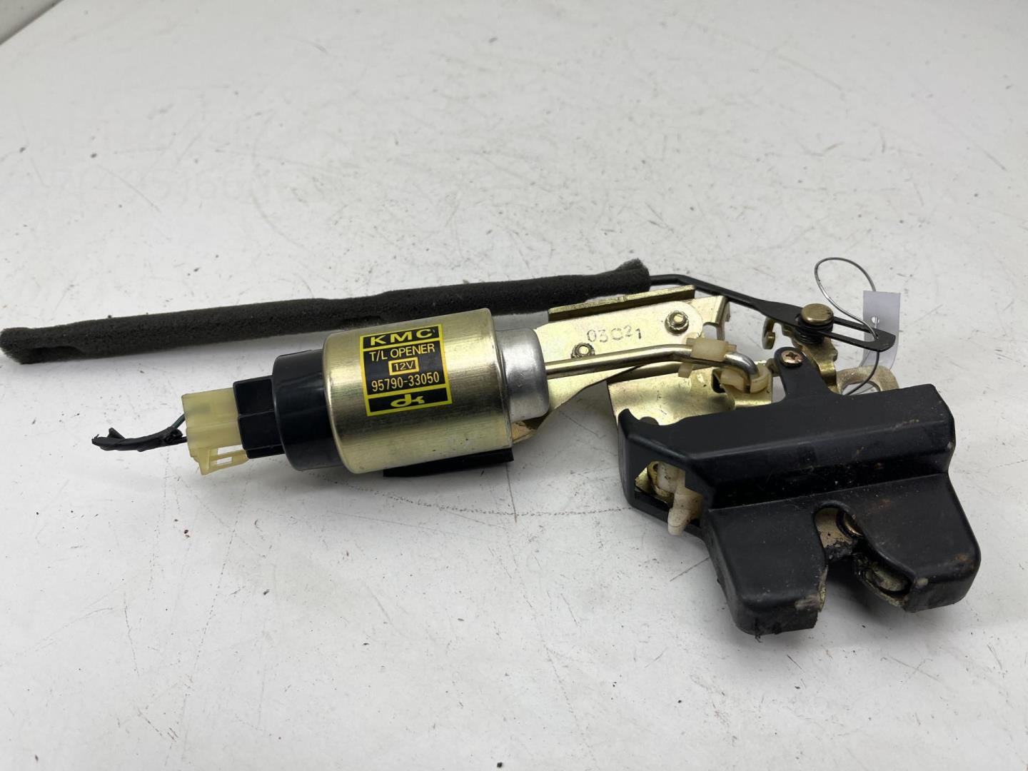 Замок багажника