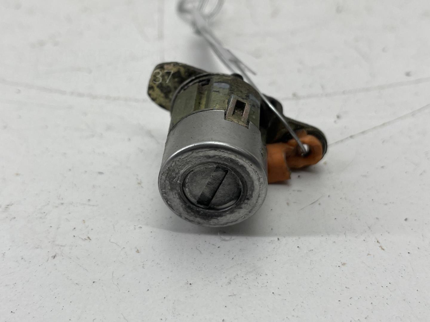 Вставка замка двери