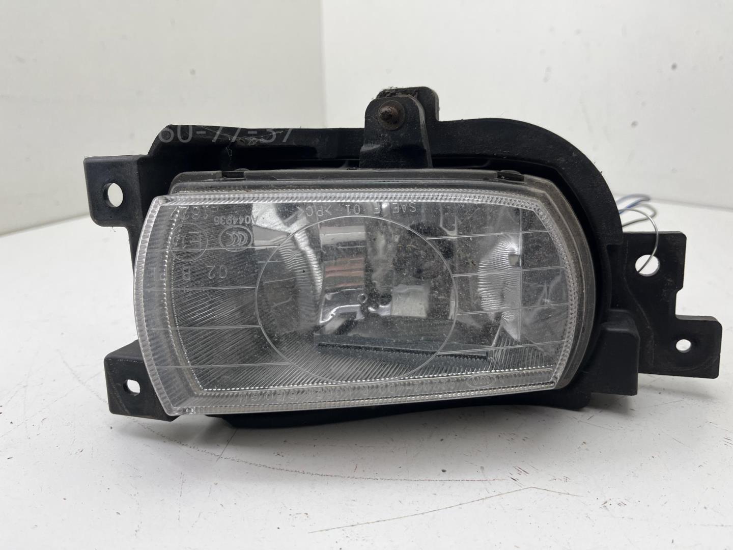 Фара противотуманная правая