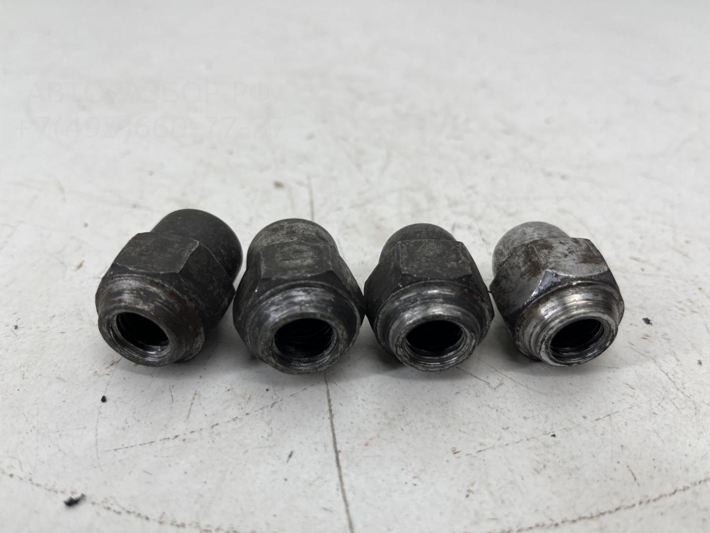 Болт колесный