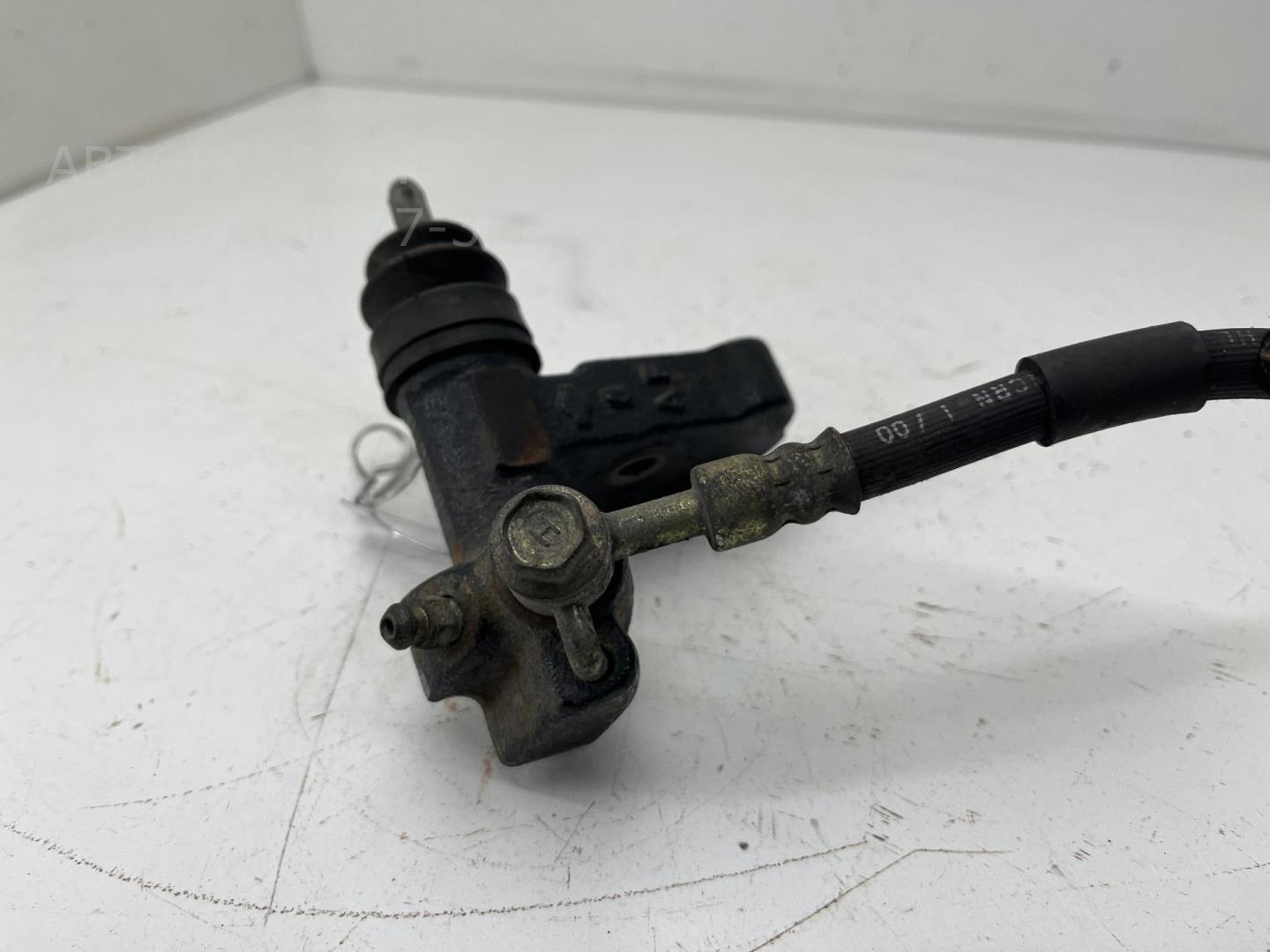 Цилиндр сцепления рабочий