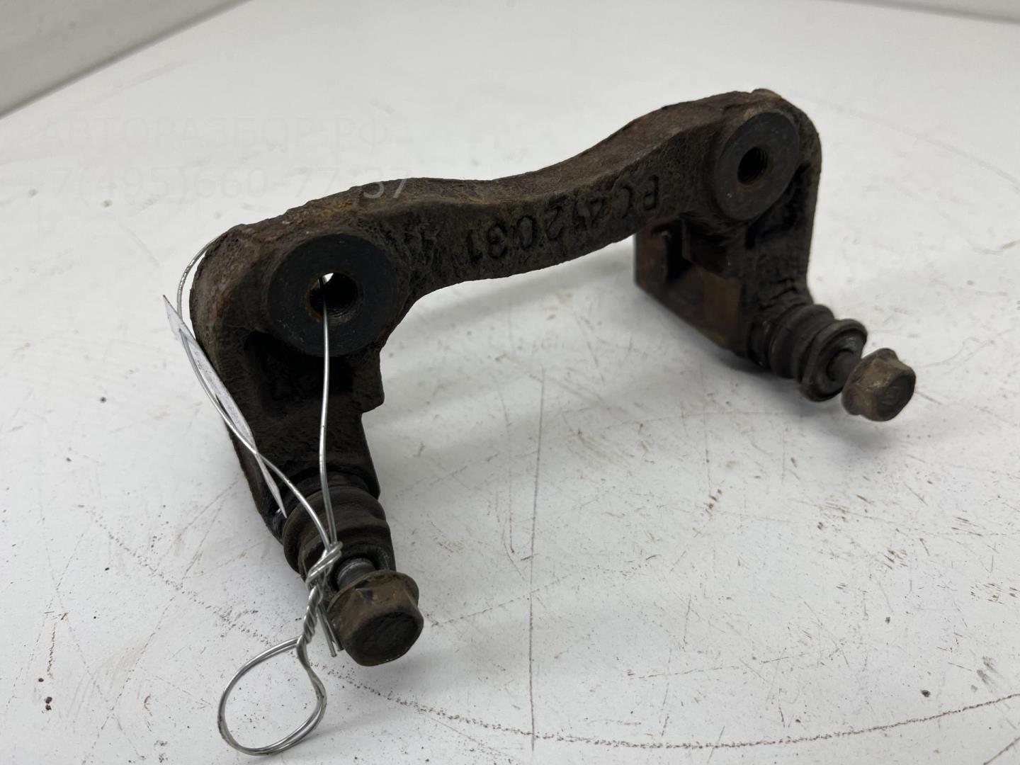 Скоба суппорта заднего