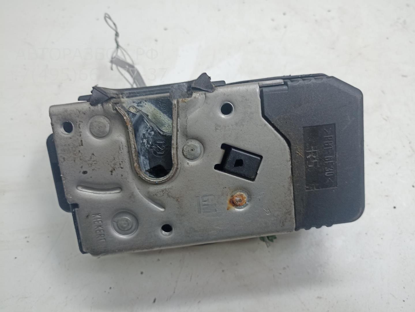 Замок двери передней правой