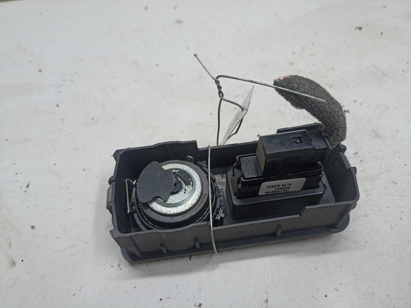 Кнопка стеклоподъемника