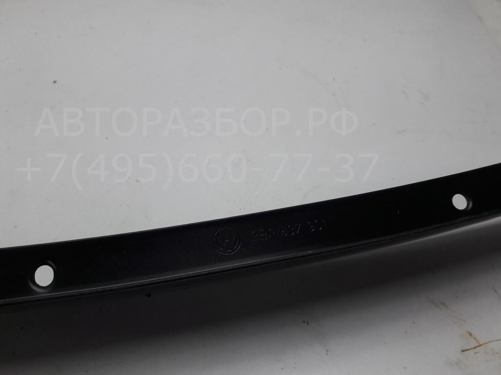 Накладка двери передней левой