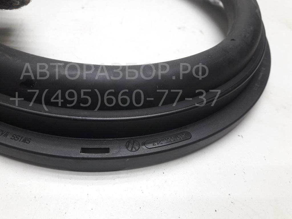 Накладка двери передней левой