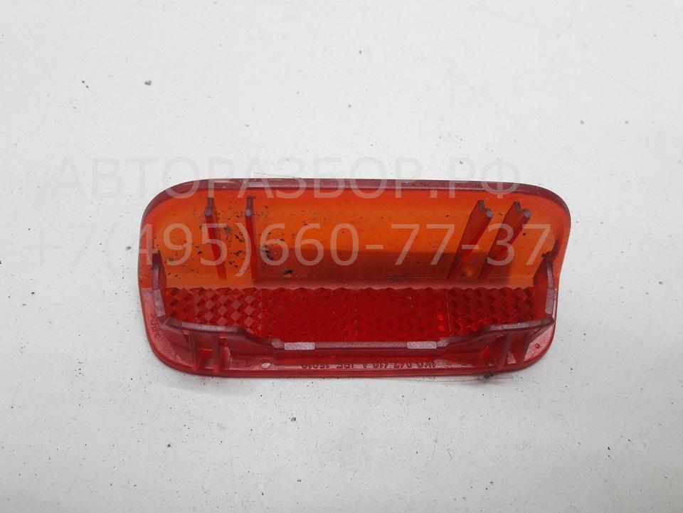 Отражатель передний правый у фары