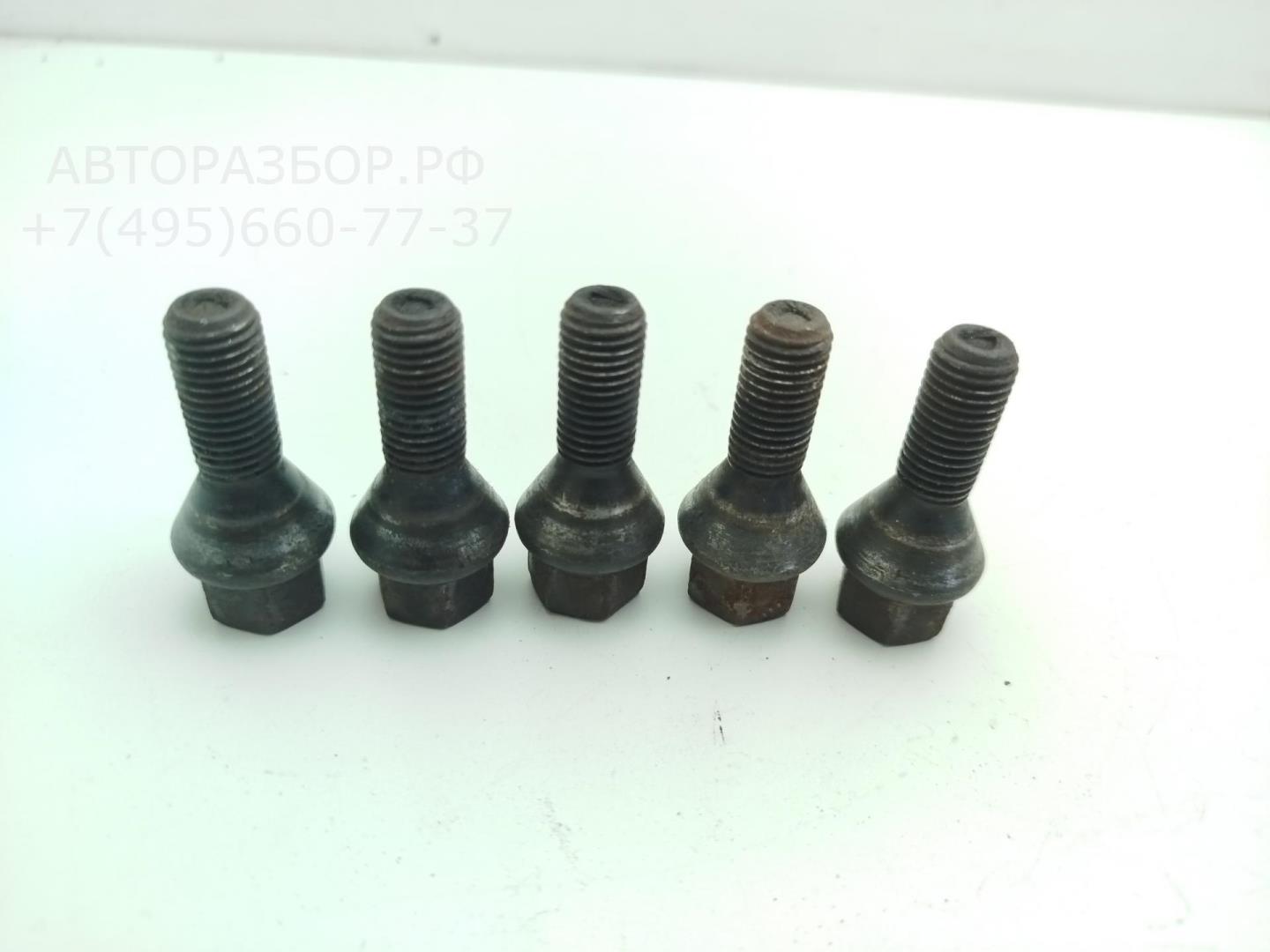 Болт колесный