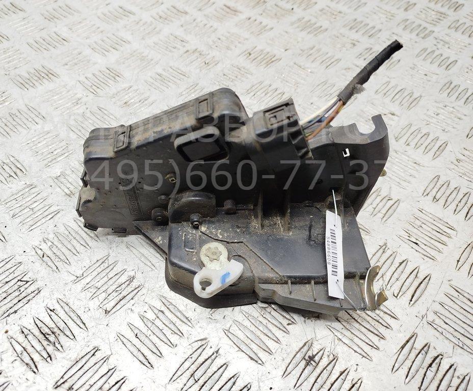 Замок двери передней правой