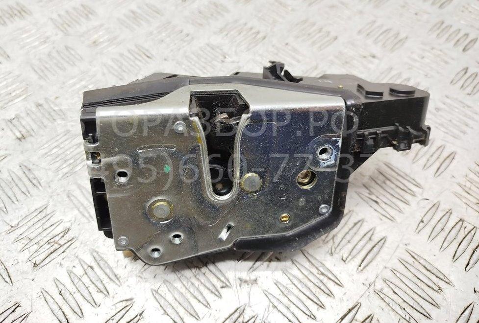 Замок двери передней правой