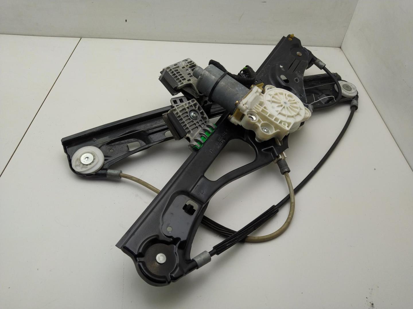 Стеклоподъемник электр. передний левый