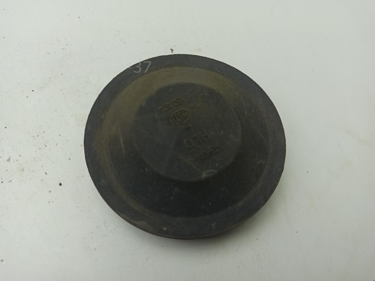 Крышка фары левой