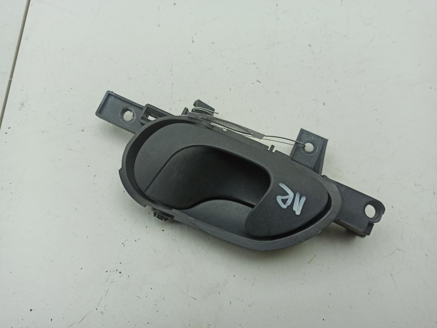 Ручка двери передней внутренняя правая