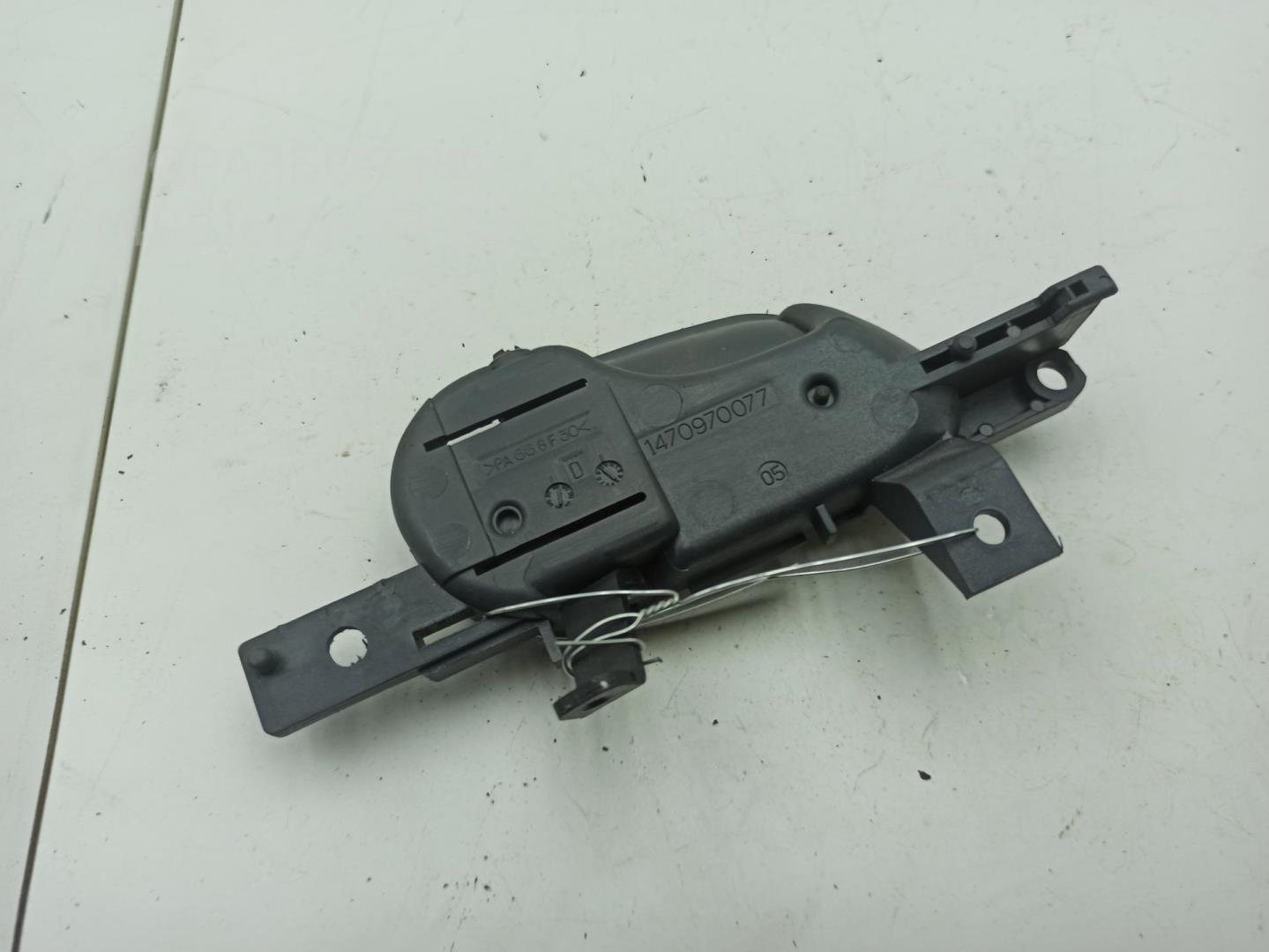 Ручка двери передней внутренняя правая