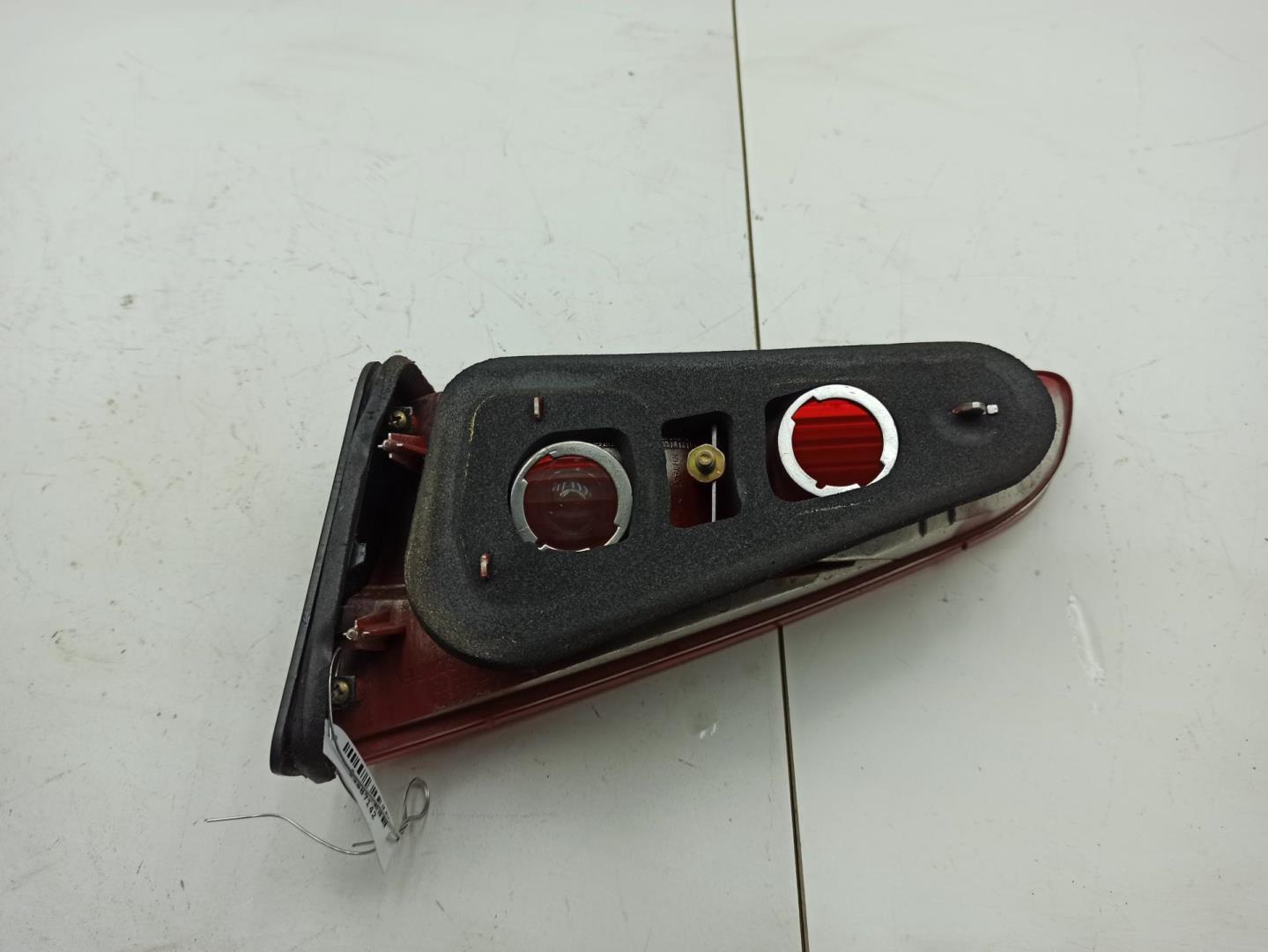 Фонарь задний внутренний левый