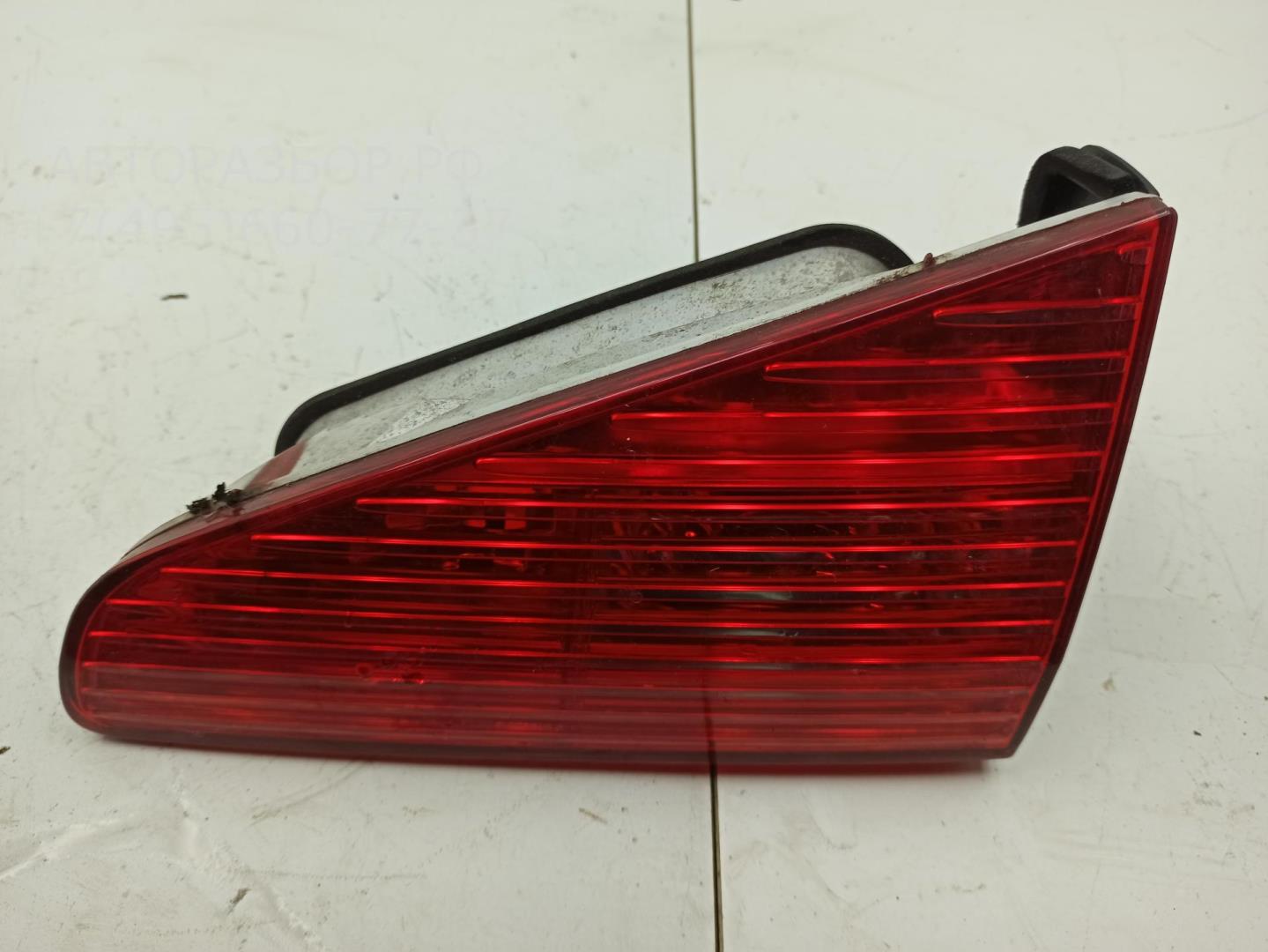 Фонарь задний внутренний правый