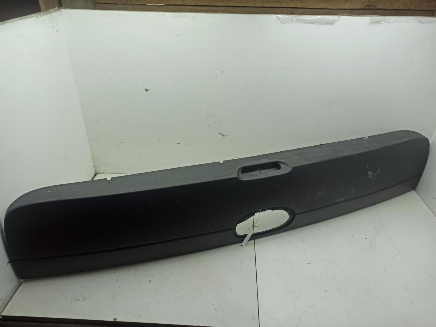 Накладка крышки багажника